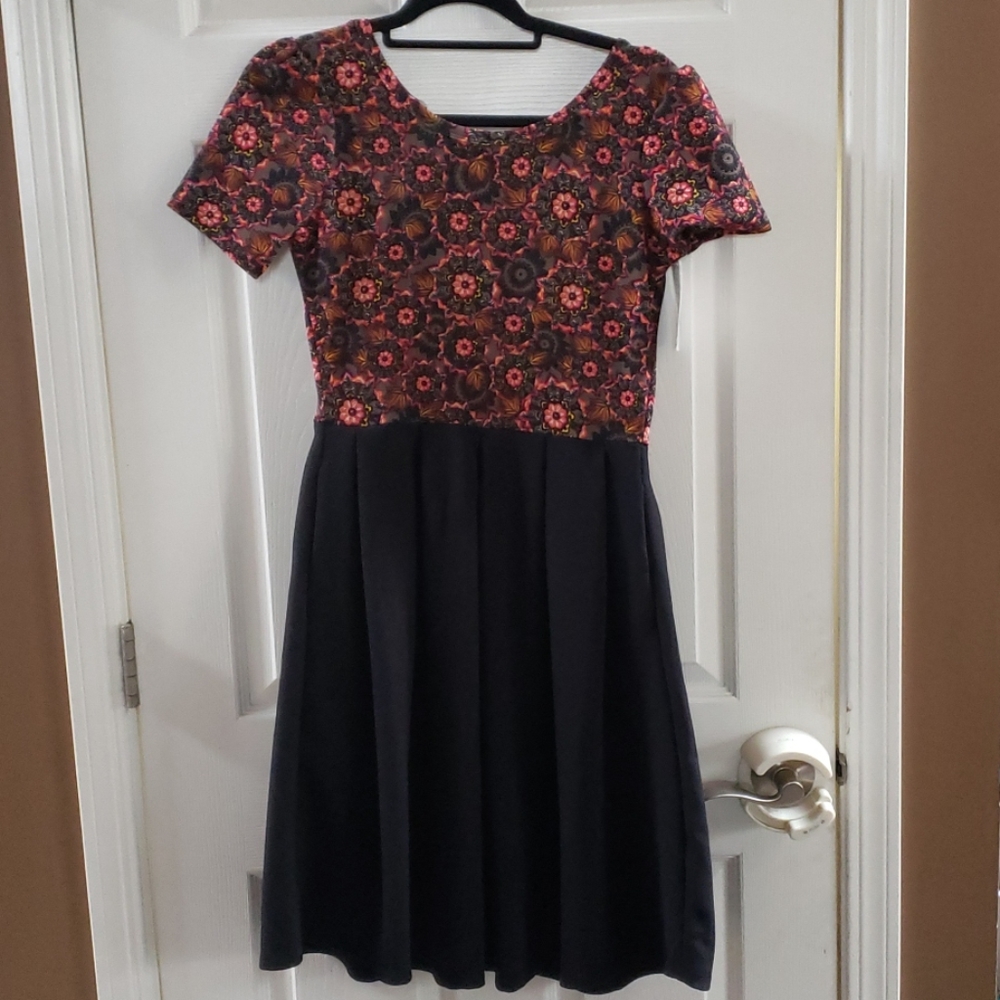NWT Lularoe Black Print Amelia size S
